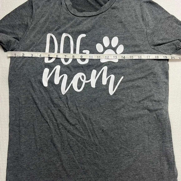 Dog Mom Tee  Heather Gray Crew Neck Short Sleeve T-Shirt size large - Picture 4 of 7
